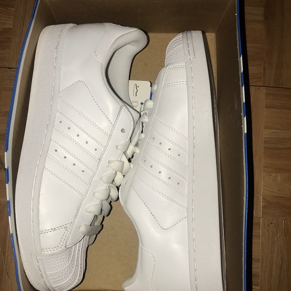 Adidas white sneakers - Picture 1 of 3